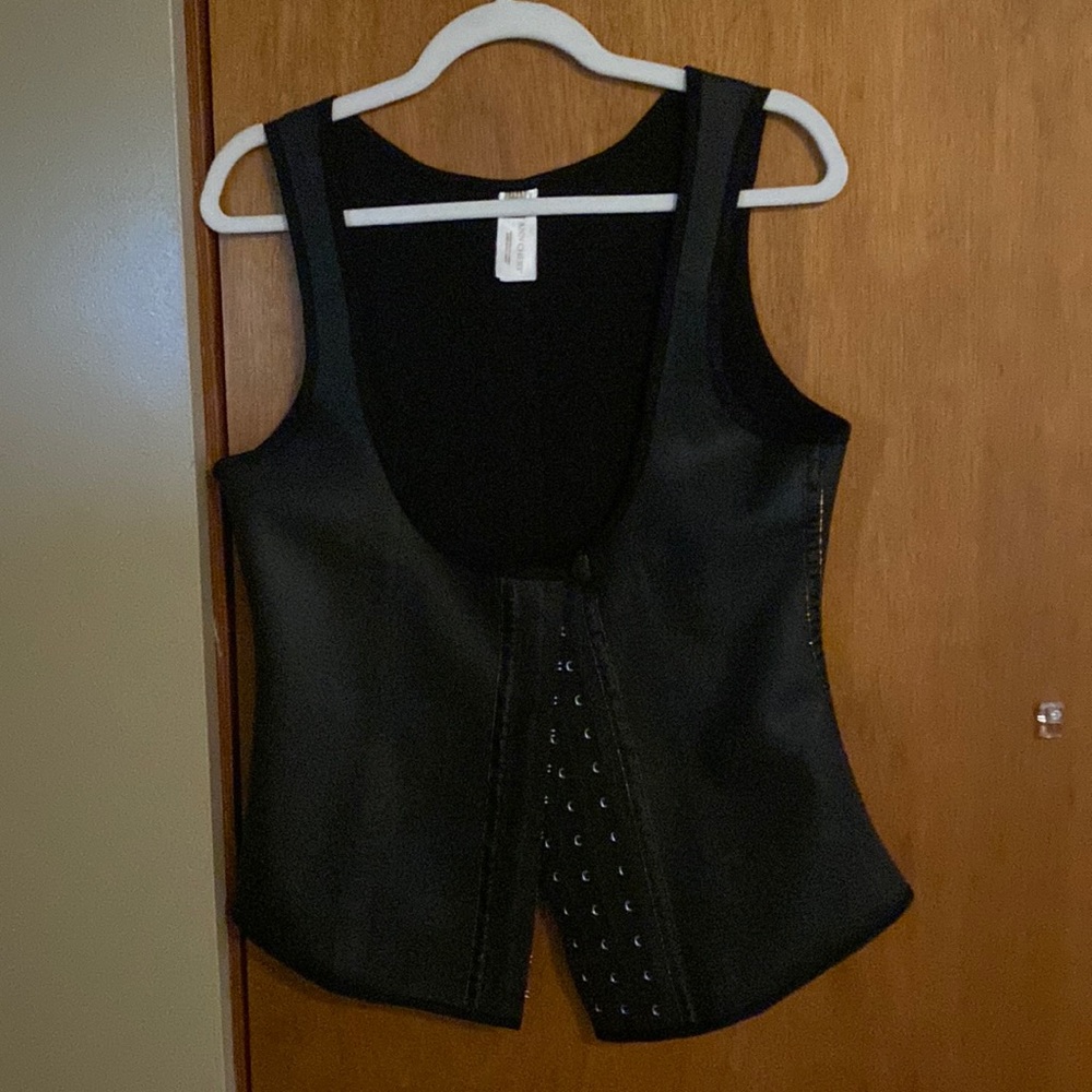 Waist trainer